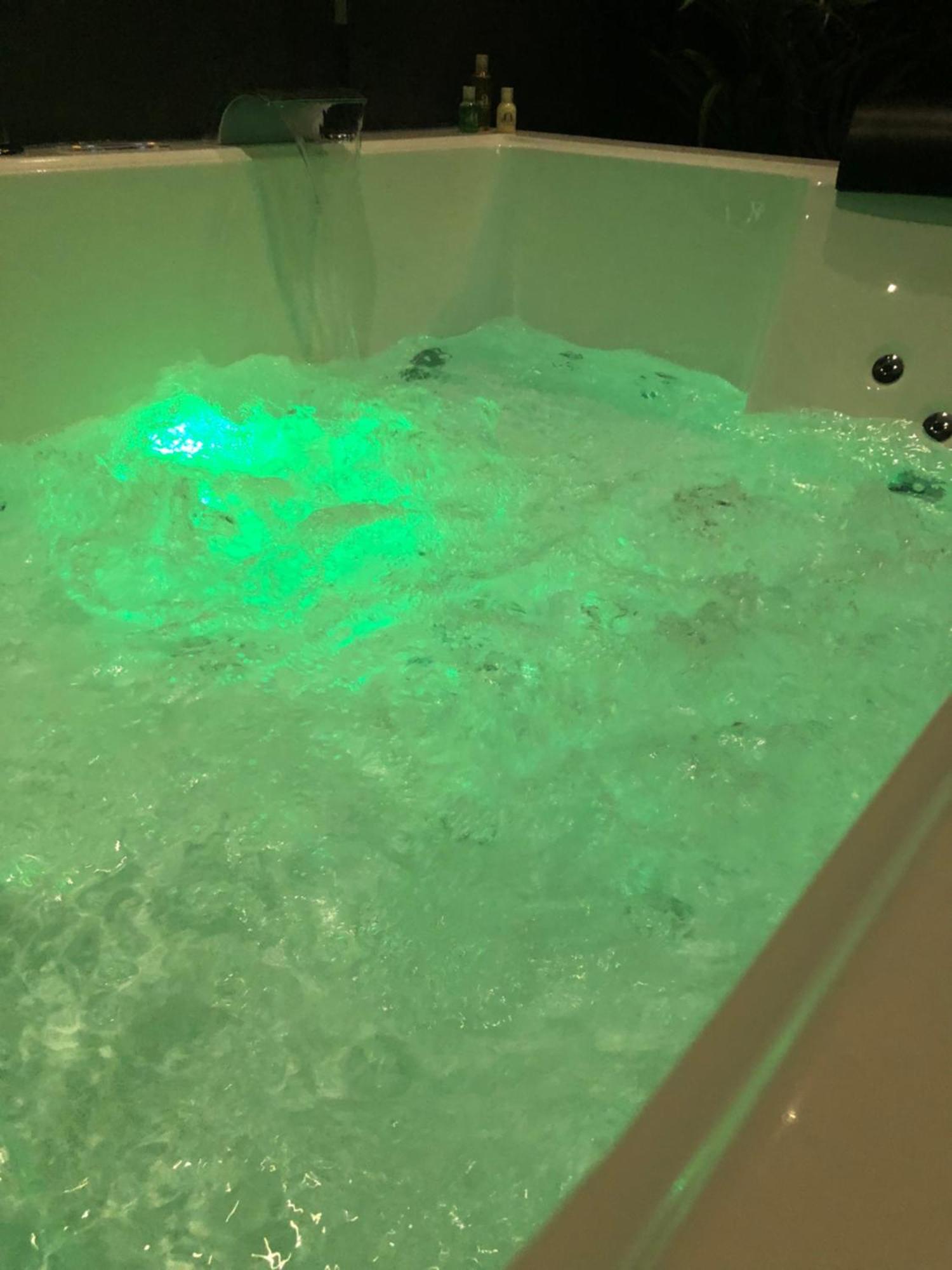 Appart-Hotel De Standing Avec Jacuzzi Privatisable En Option Perigueux Luaran gambar