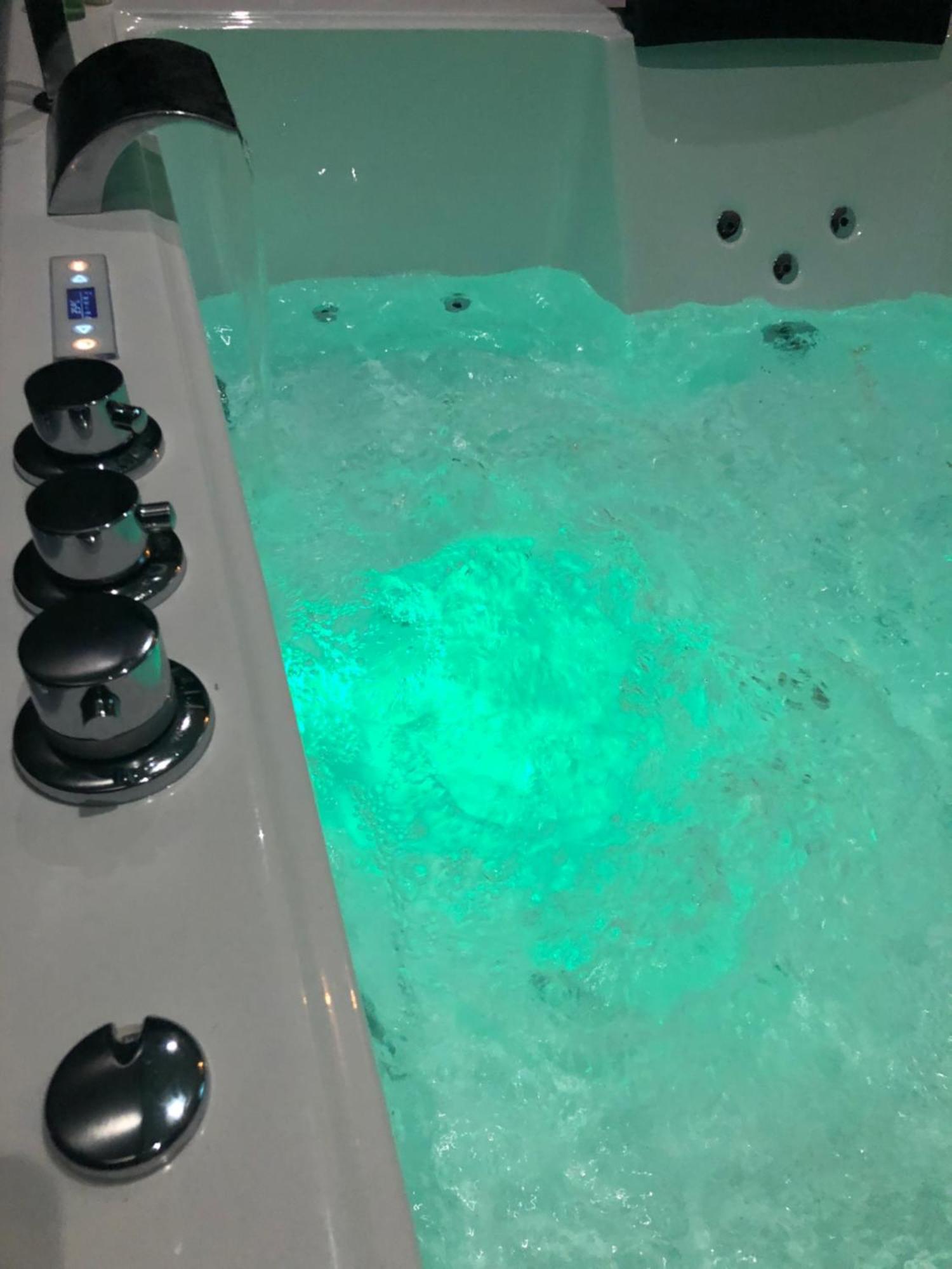 Appart-Hotel De Standing Avec Jacuzzi Privatisable En Option Perigueux Luaran gambar